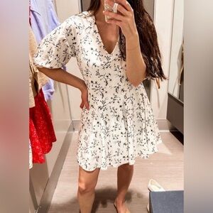 NWT White Floral V-Neck A-Line Dress